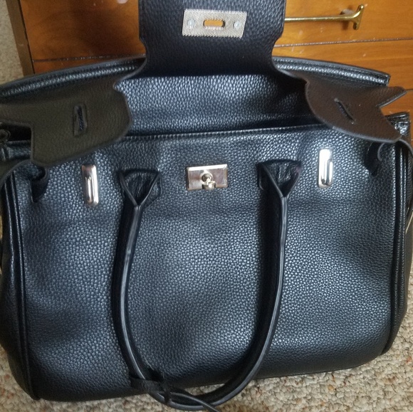 3AM Forever Handbag with lock and key - Picture 3 of 7